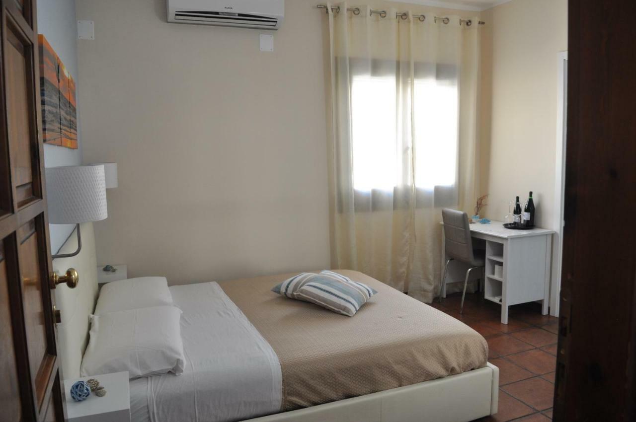 Il Palombaro Bed & Breakfast Тропеа Екстериор снимка