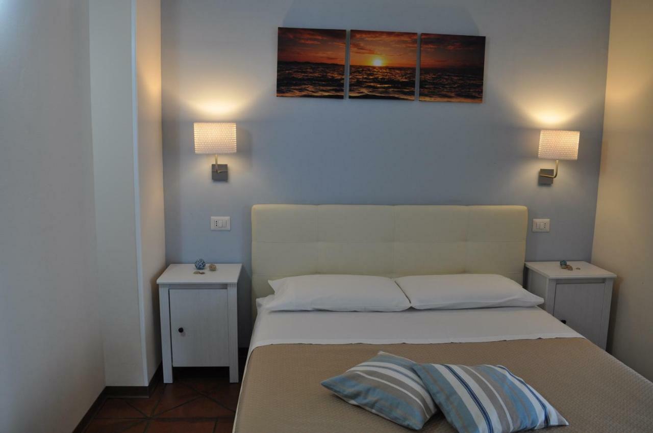 Il Palombaro Bed & Breakfast Тропеа Екстериор снимка