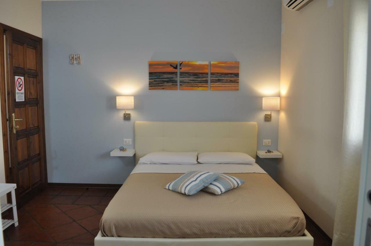 Il Palombaro Bed & Breakfast Тропеа Екстериор снимка