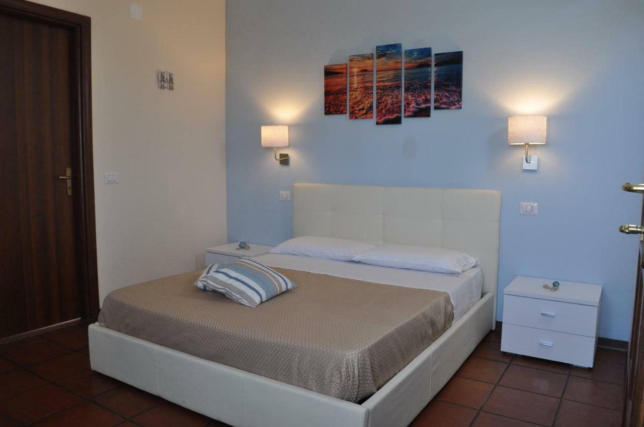 Il Palombaro Bed & Breakfast Тропеа Екстериор снимка